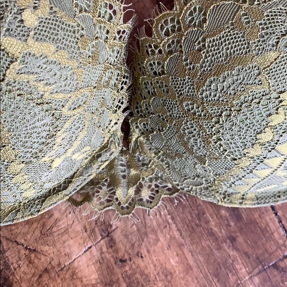 Sexy La Senza laced bra 💕 - Picture 2 of 4